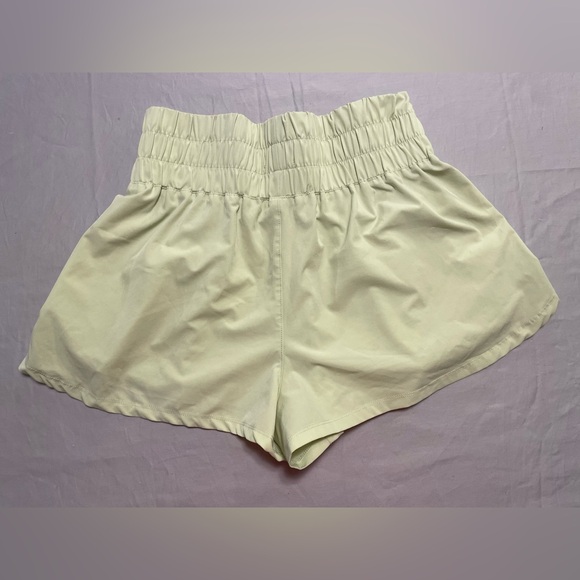 Women’s Vanilla Star High Waist Shorts - Size Large - Picture 3 of 3